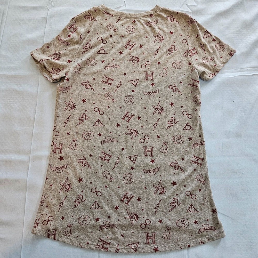 Womens Harry Potter Muggle Mom T-Shirt Gray Patterned Size XS Hogwarts 9 3/4 - Picture 4 of 4